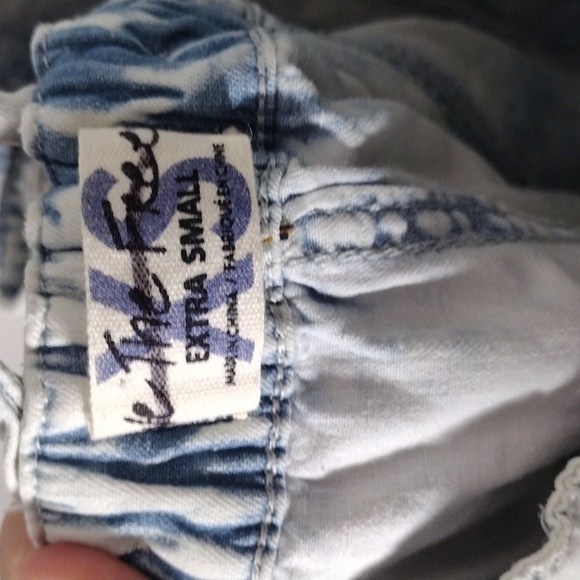 NWOT We The Free Whitewash Denim Romper Size Extra Small - Picture 12 of 17